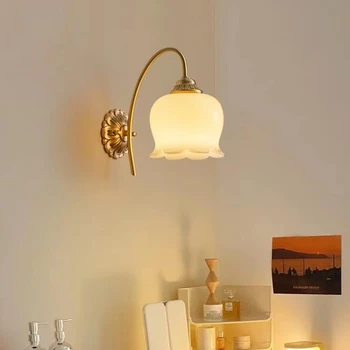 2023 Скандинавски модерен малък декоративен дизайн, лесна нощно шкафче за спалня, художествени достойнства, лампа, акрилни кръг led монтиран на стената лампа