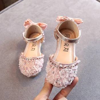 2023 Фини обувки с декорация във формата на кристали и banta, лятна мода обувки принцеси за момичета, меки обувки, детски сандали от изкуствена кожа върху плоска подметка с кристали, A986