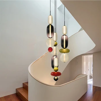 Италианската дизайнерска проста скандинавски своеобразна led полилей за изложбена зала малка странична масичка окачен лампа от цветно стъкло Декор