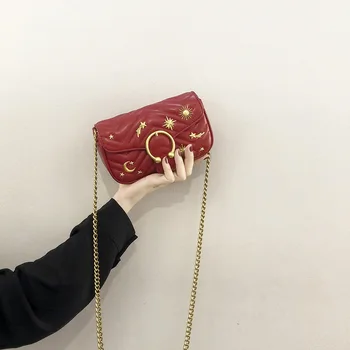 Лятна мини-малка чанта дамски 2023 нова корейска версия на стотици женски чанти с модерен популярна веригата през рамо tide